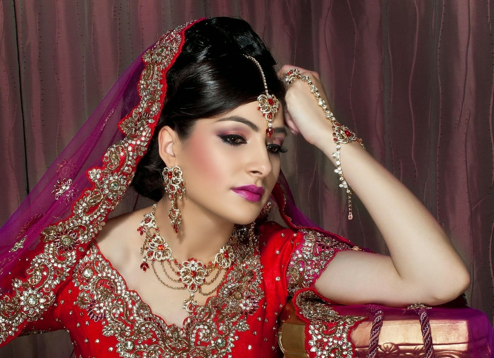 Indian Beautiful Girl Photo Wallpaper Download Girl - Married Girl Pic Download - HD Wallpaper 