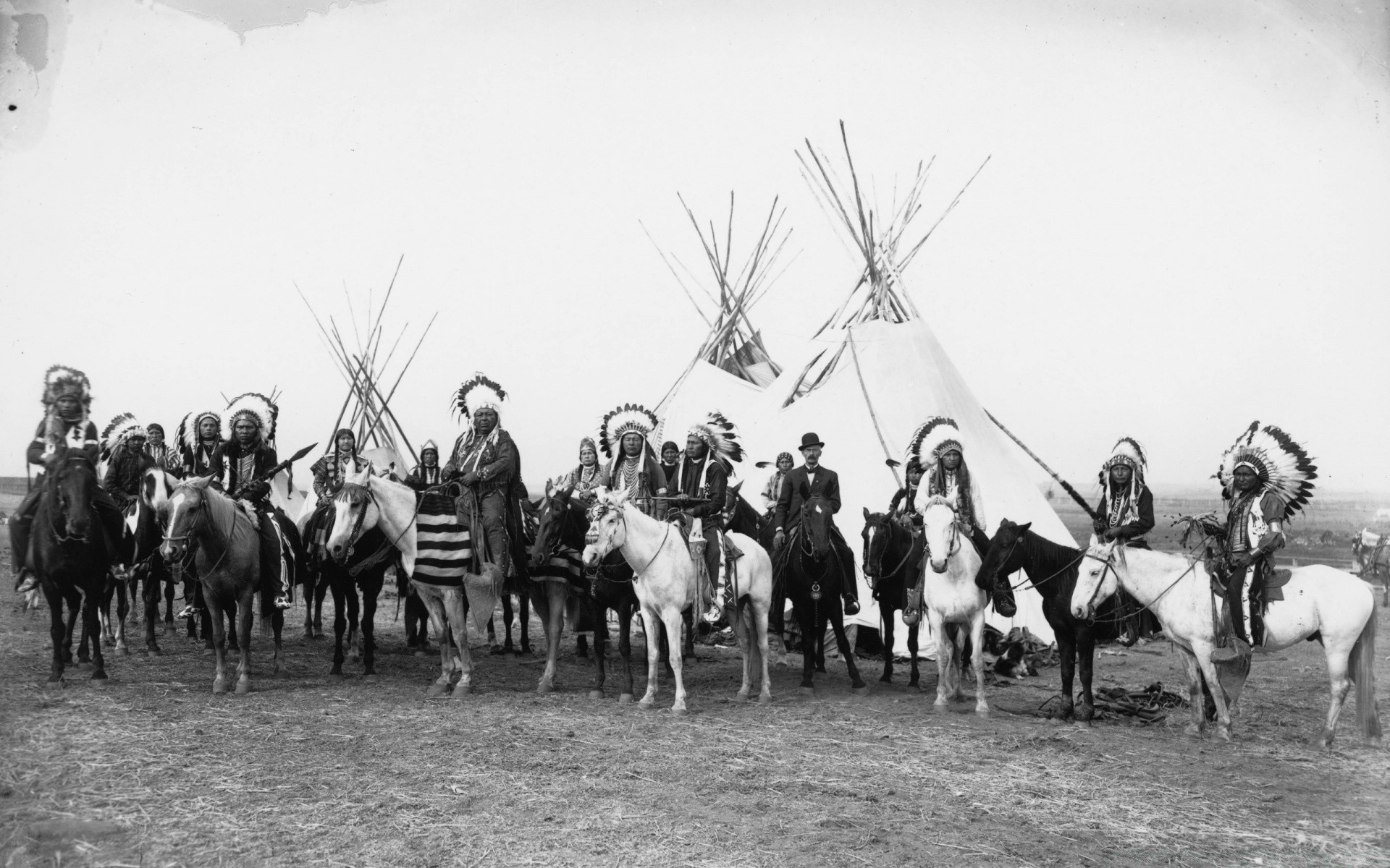 Vintage Many Group Cavalry Military Adult Man War Combat - Hd Native American Indians - HD Wallpaper 