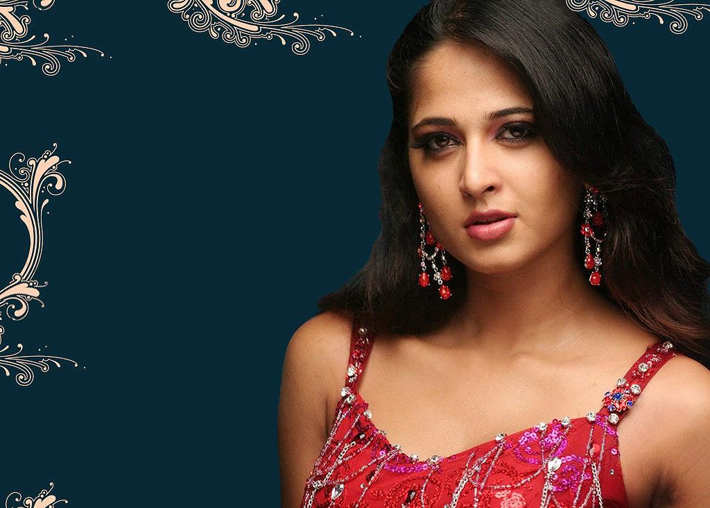Hot Girls Wallpapers - Anushka Sexy Expression - HD Wallpaper 
