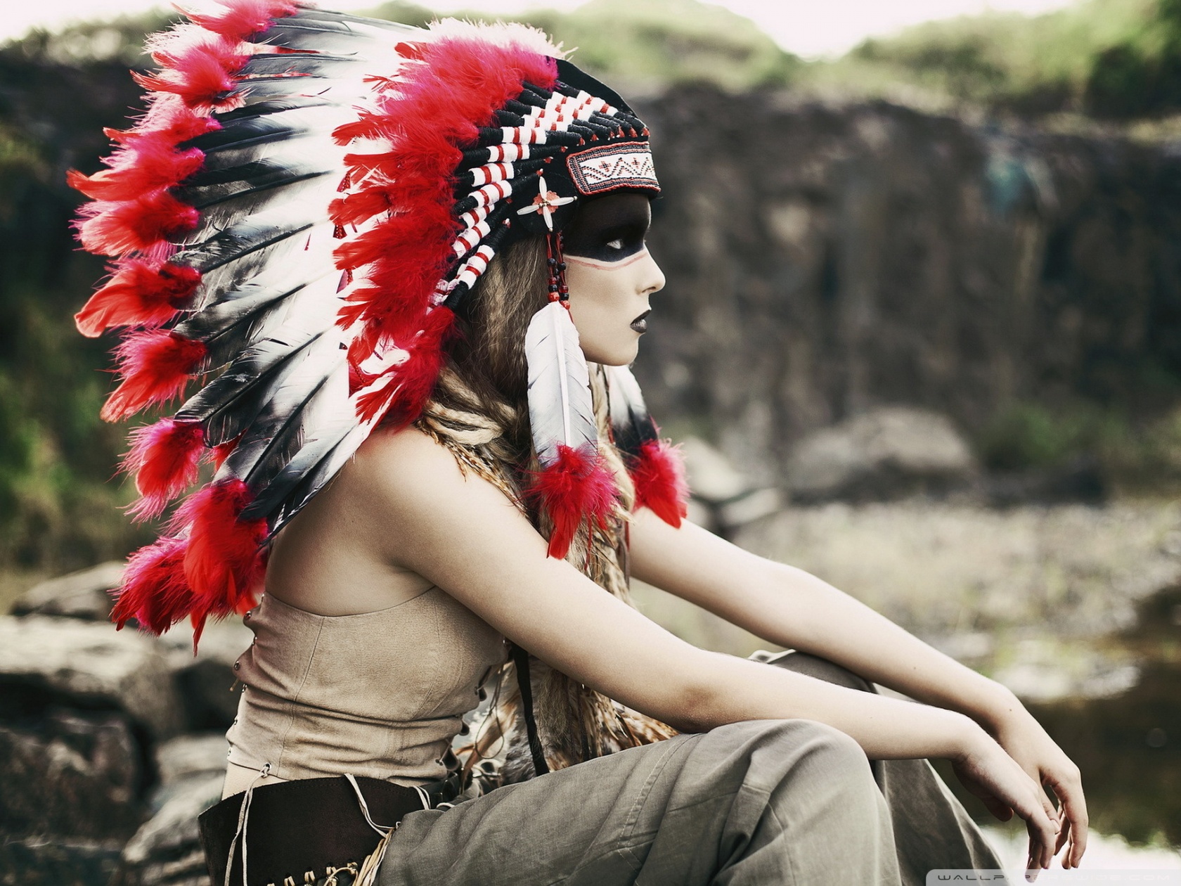 Women In Indian Headdress - HD Wallpaper 