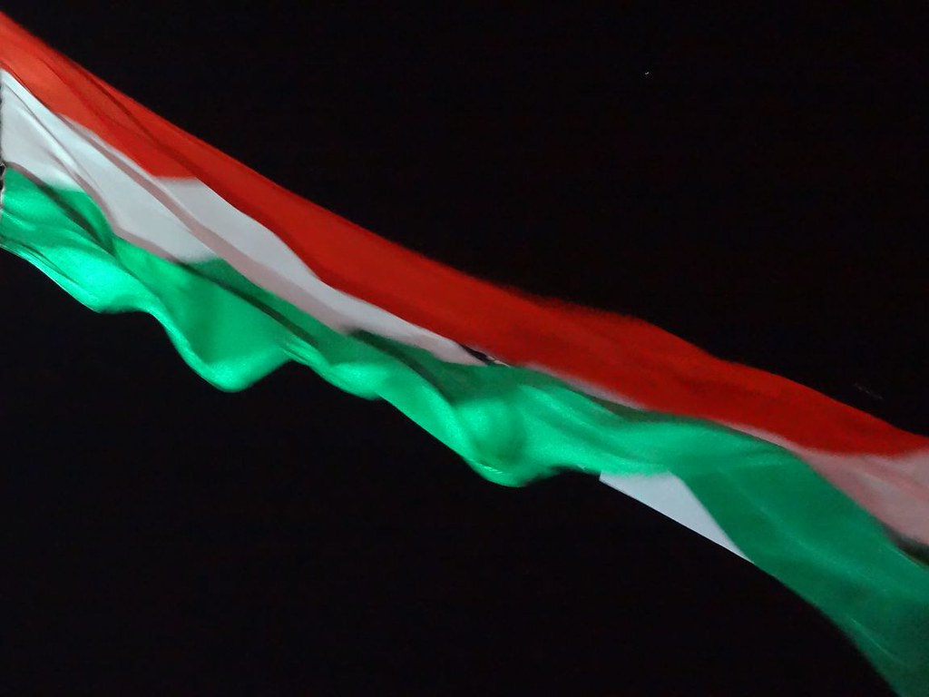 Long Indian Flag Black Background - HD Wallpaper 