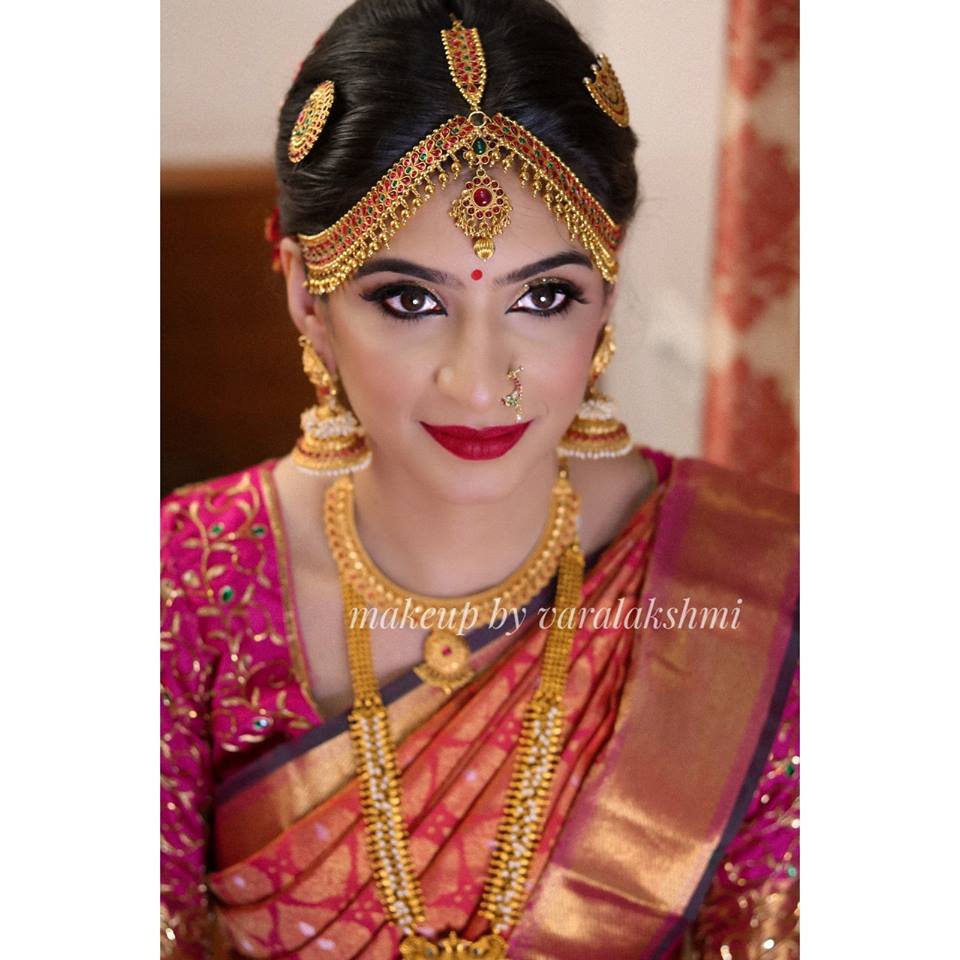Pretty Red Lip Makeup - Face South Indian Bridal Makeup - HD Wallpaper 