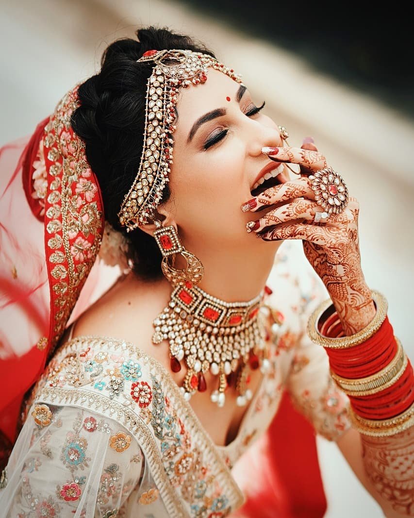 Dulhan Pose - HD Wallpaper 