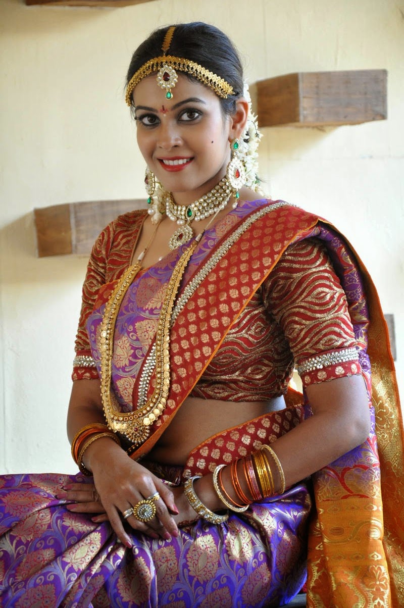 Chadini Photo Shoot As Bride Hq Photo - Actress Chandini In Saree - HD Wallpaper 