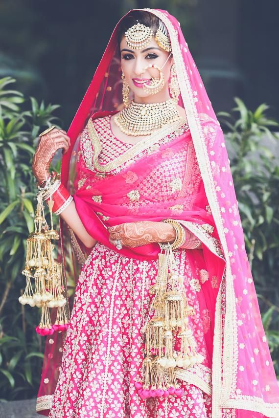 Dupatta Draping Styles For Punjabi Brides - HD Wallpaper 