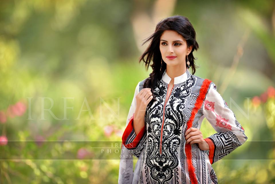 Punjabi Bridal Wallpaper - Happy Holi Images With Women - HD Wallpaper 