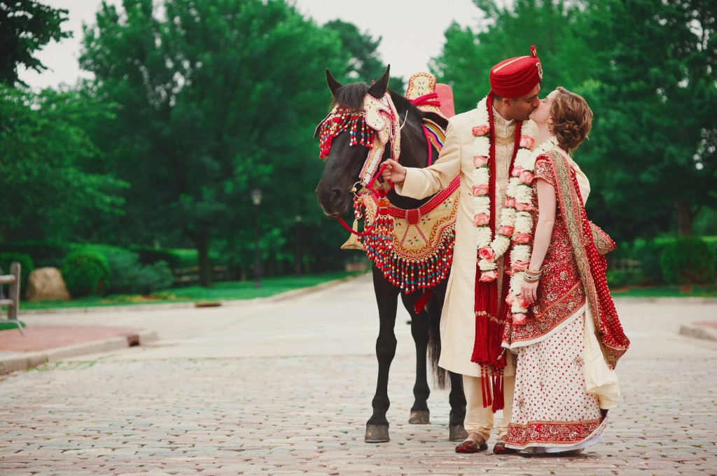 Indian Couple With Horse - HD Wallpaper 
