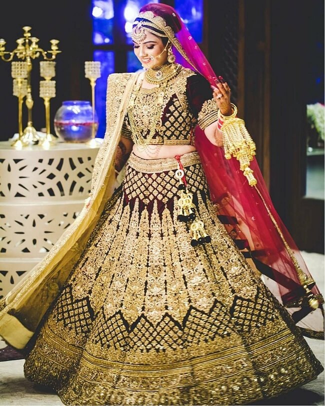 Indian Wedding Couple Photography - Wedding Lehenga For Couples - HD Wallpaper 