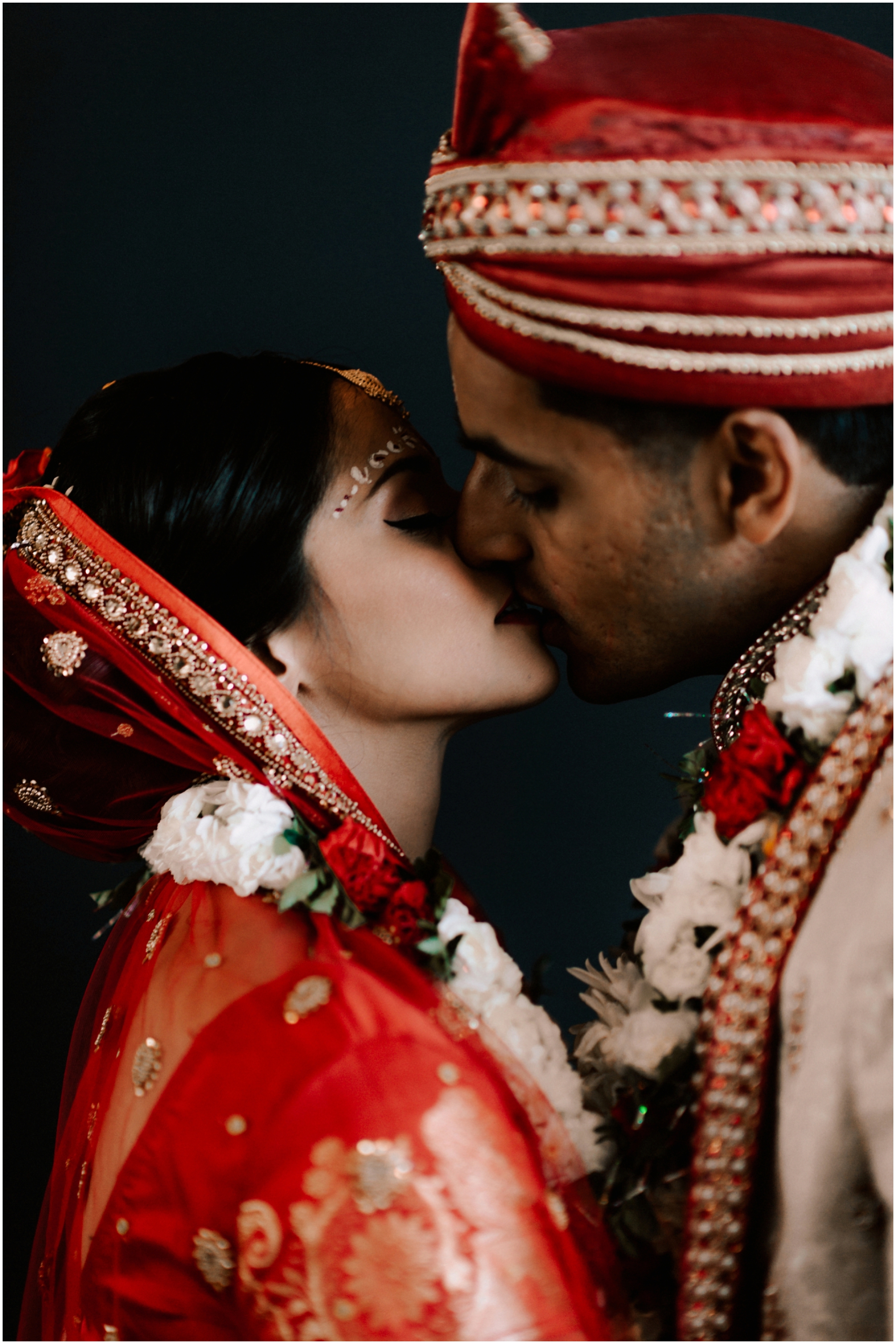 Indian Wedding Couple Photography Houston - Indian Royal Wedding Couple - HD Wallpaper 