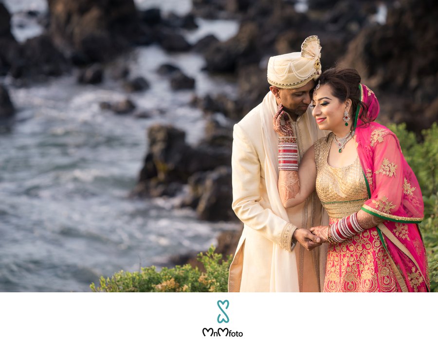 Unique Couple Photoshoot At The Beach Maui Hawaii Indian - Indian Wedding Couple In Nature - HD Wallpaper 