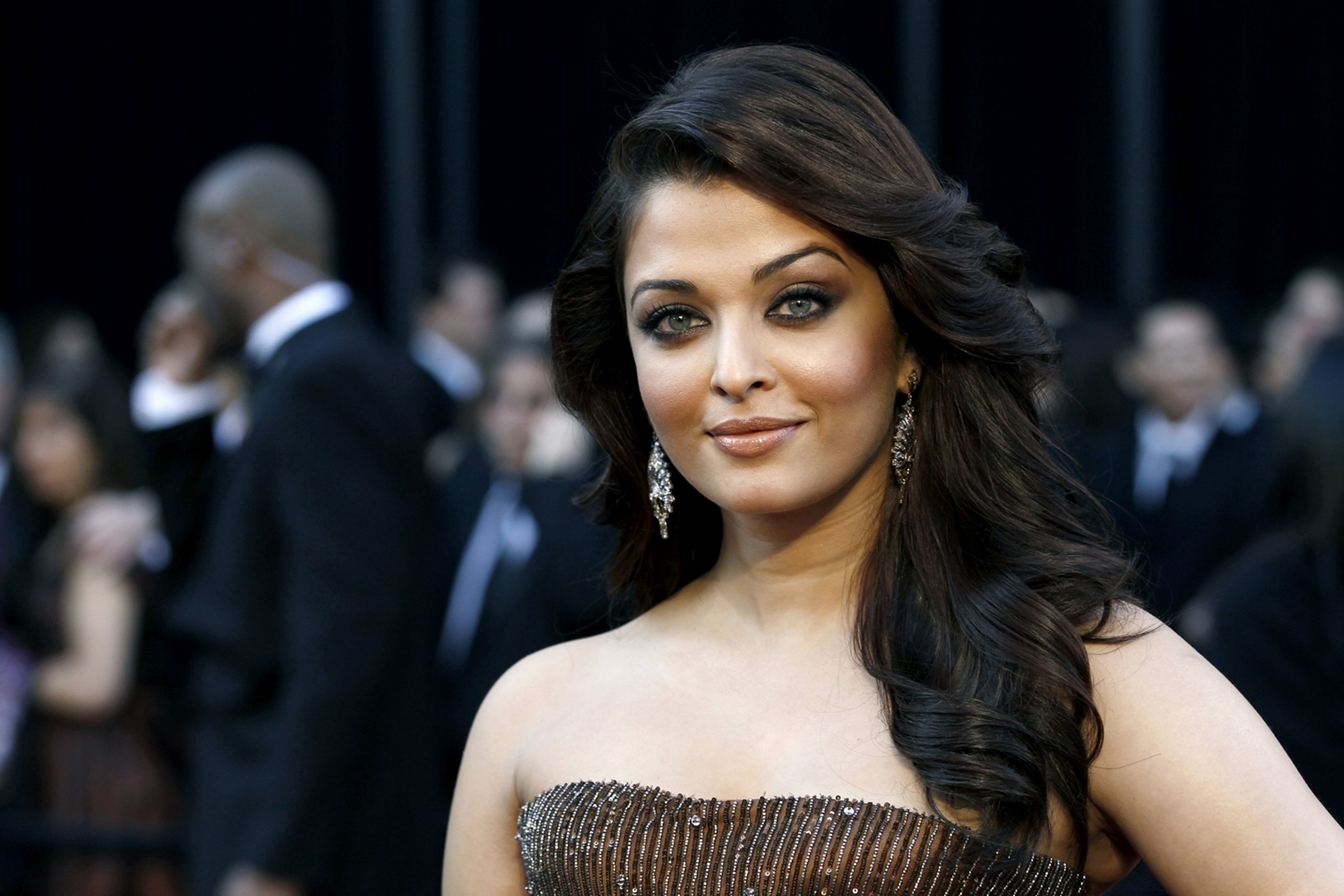 Aishwarya Rai Indian Hollywood - HD Wallpaper 