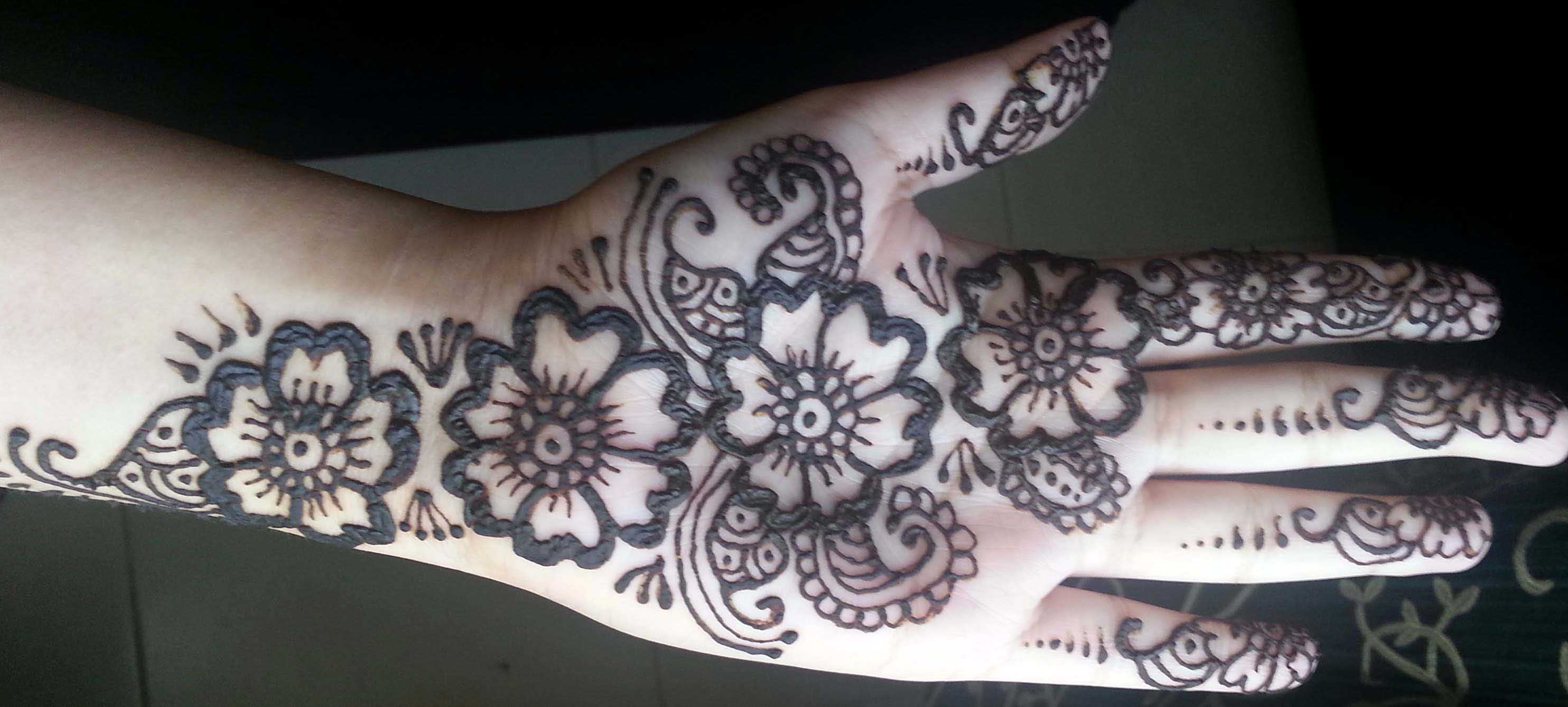 Simple Flowery Design Mehandi - HD Wallpaper 