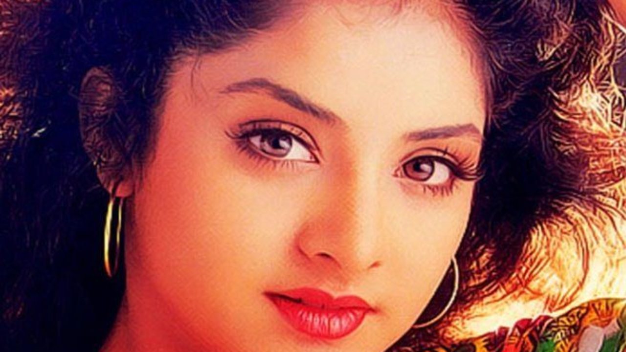 Divya Bharti - HD Wallpaper 