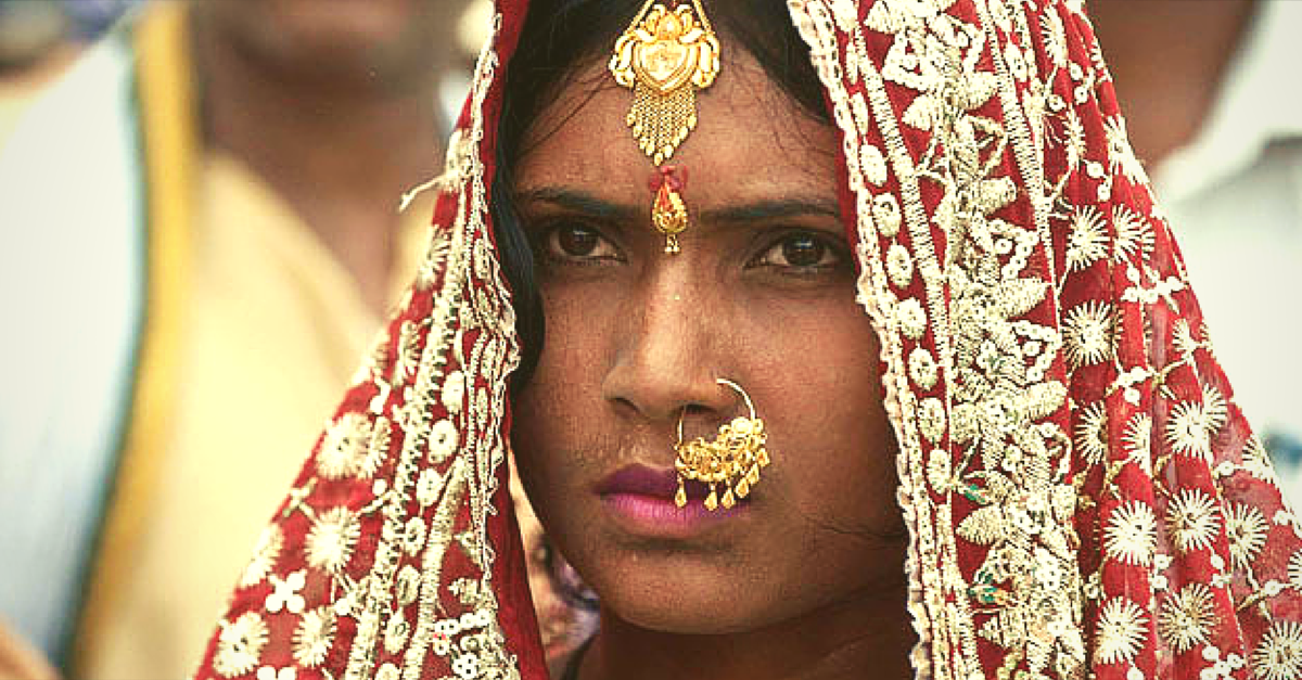 This Newly Wed Bride Ran Away From Her Home - Toilet Ek Prem Katha Real Story - HD Wallpaper 