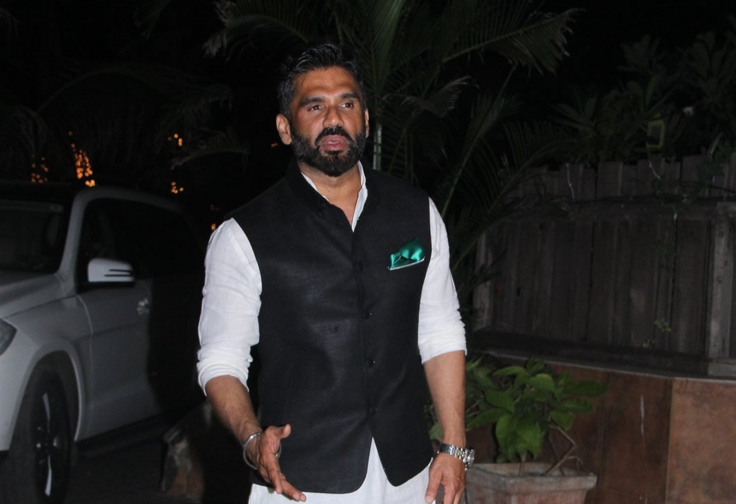 Sunil Shetty Photo Gallery Download - HD Wallpaper 