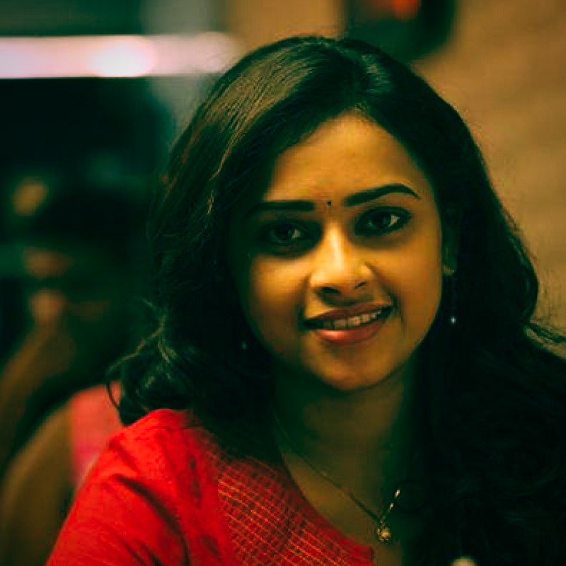 Divya Wallpaper - Cute Wallpaper Sri Divya - HD Wallpaper 