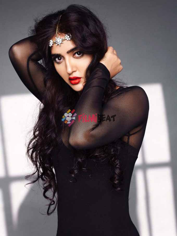 Divya Singh Photos - Divya Singh Hot - HD Wallpaper 