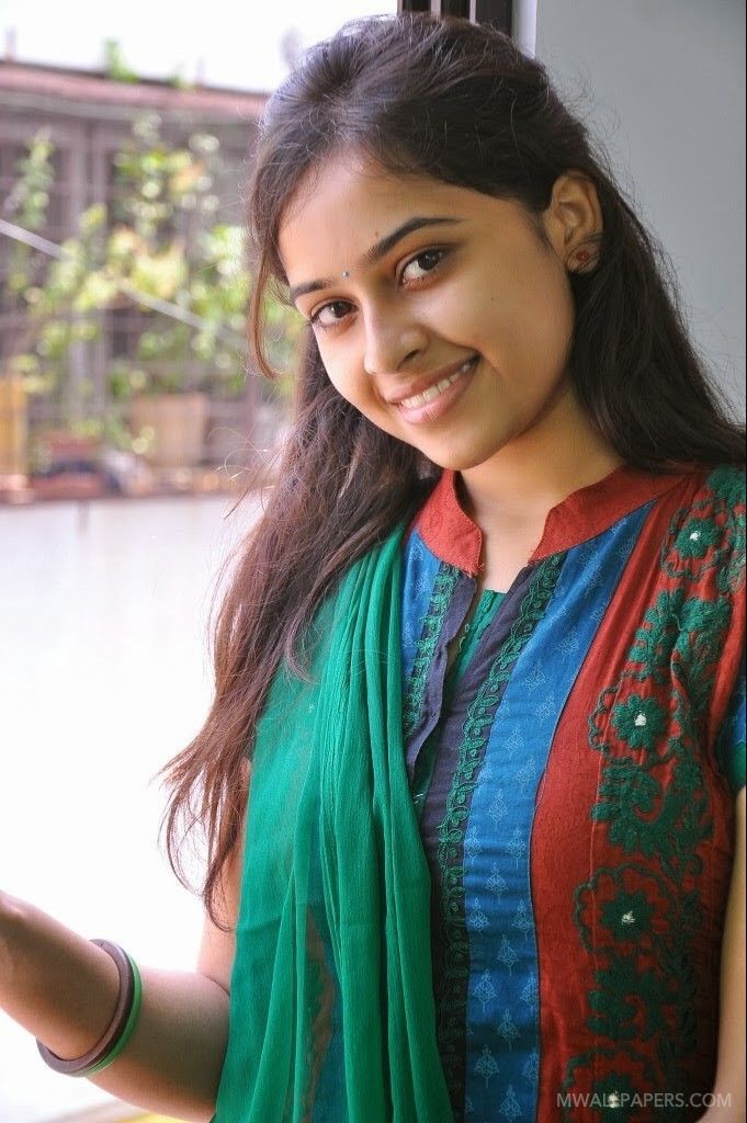 Sri Divya Latest Hd Images & Wallpapers - Sri Divya Heroine Hd - HD Wallpaper 