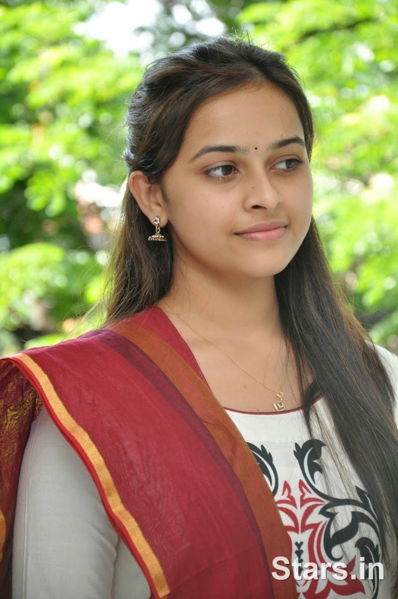 Sri Divya Full Hd - HD Wallpaper 