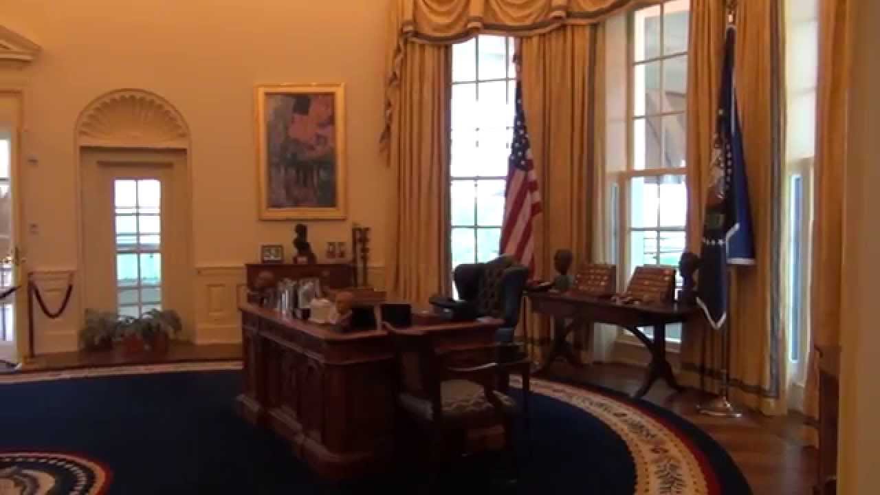 William J Clinton Library - HD Wallpaper 