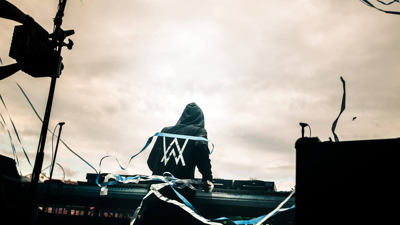 Alan Walker 2018 4k - HD Wallpaper 