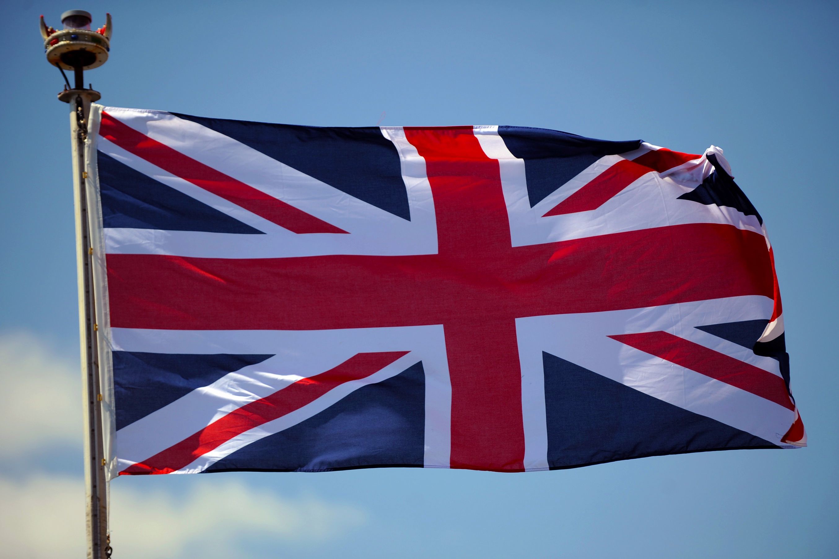 Data Src Vertical Uk Flag Wallpaper - United Kingdom Flag Real - HD Wallpaper 