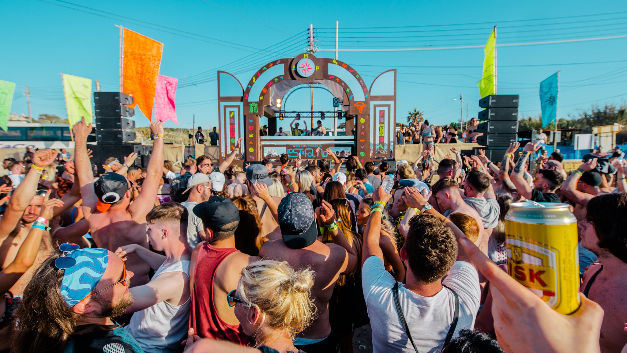 Crowd - HD Wallpaper 