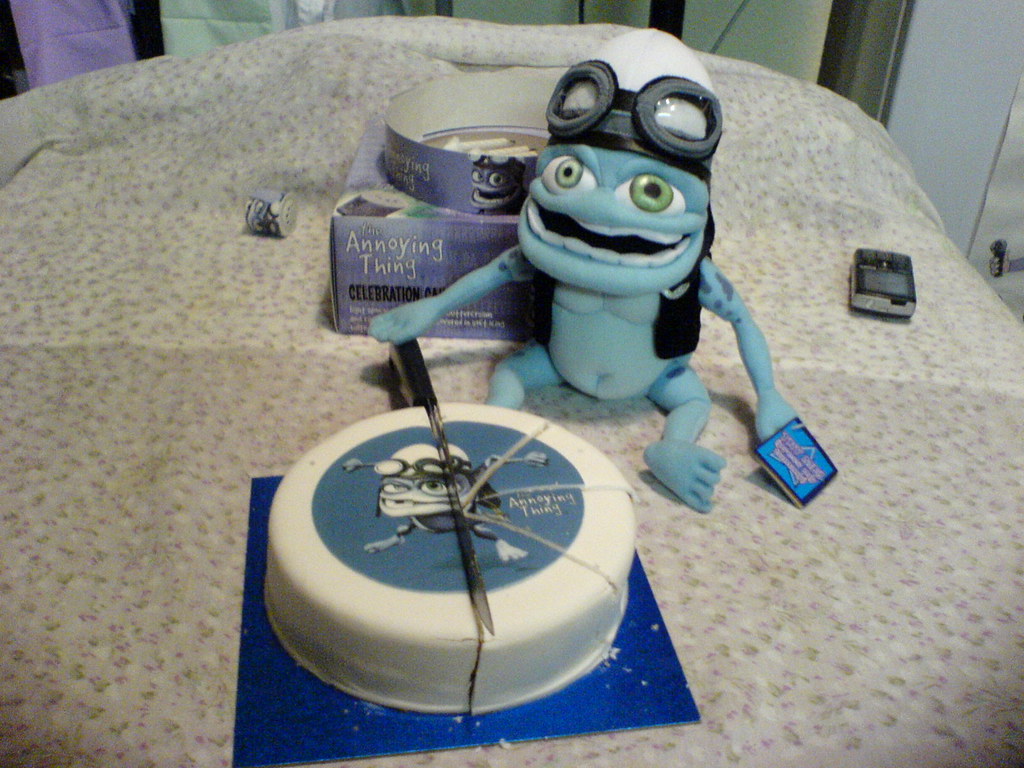 Crazy Frog Birthday Cake - HD Wallpaper 