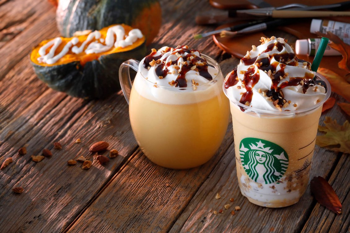 Download Wallpaper Starbucks Drink In A Cold Autumn - Starbucks 南瓜 - HD Wallpaper 