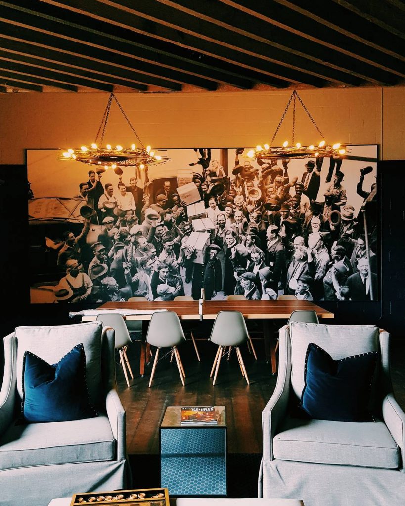 Commercial Wallpaper, Custom Commercial Wallpaper, - Table - HD Wallpaper 