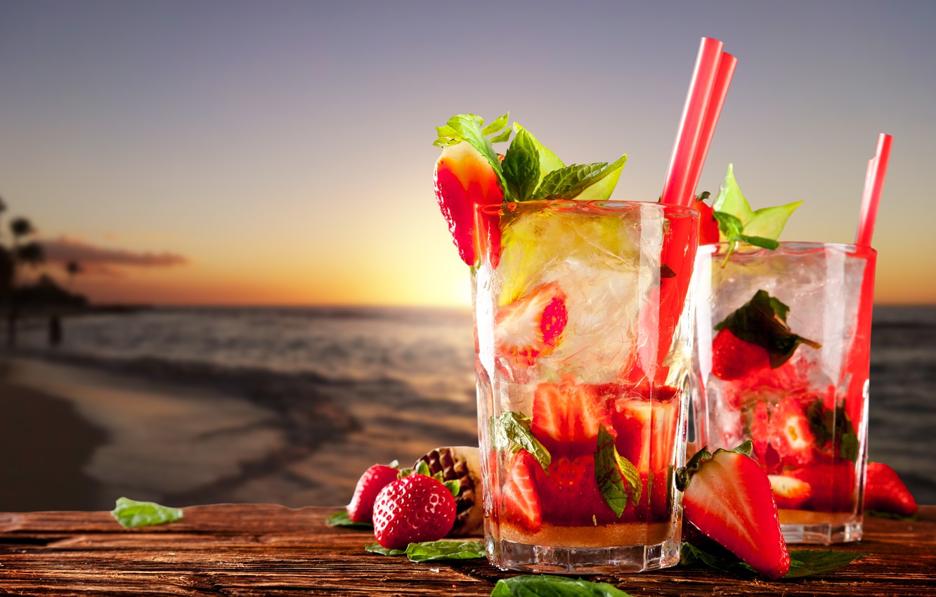 Photo Wallpaper Sea, Beach, Strawberry, Drinks, Beach, - Strawberry Drink At Beach - HD Wallpaper 