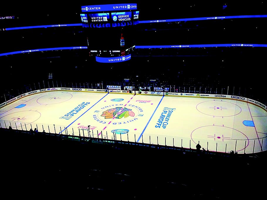 White And Blue Ice Hockey Field, Blackhawks, Chicago, - United Center Blackhawks - HD Wallpaper 