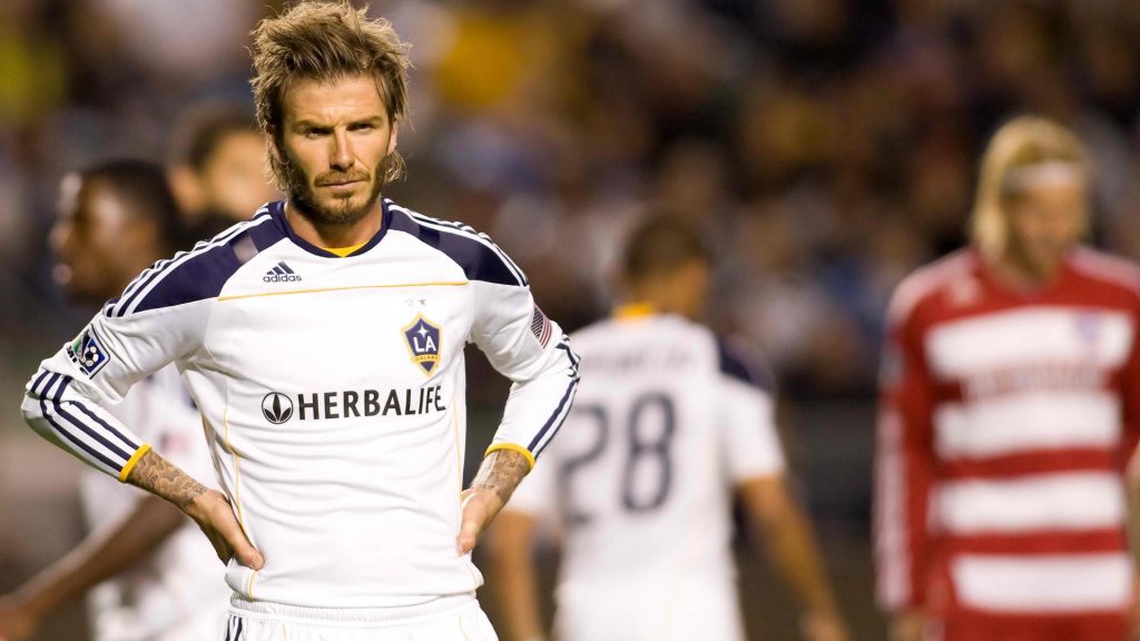 Dav#beckham Football Players Hd Wallpaper Pic Hwb38467 - David Beckham Football Wallpaper Hd - HD Wallpaper 