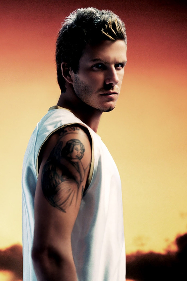 David Beckham Cool For 640 X 960 Iphone 4 Resolution - Men Celebrities Side Poses - HD Wallpaper 