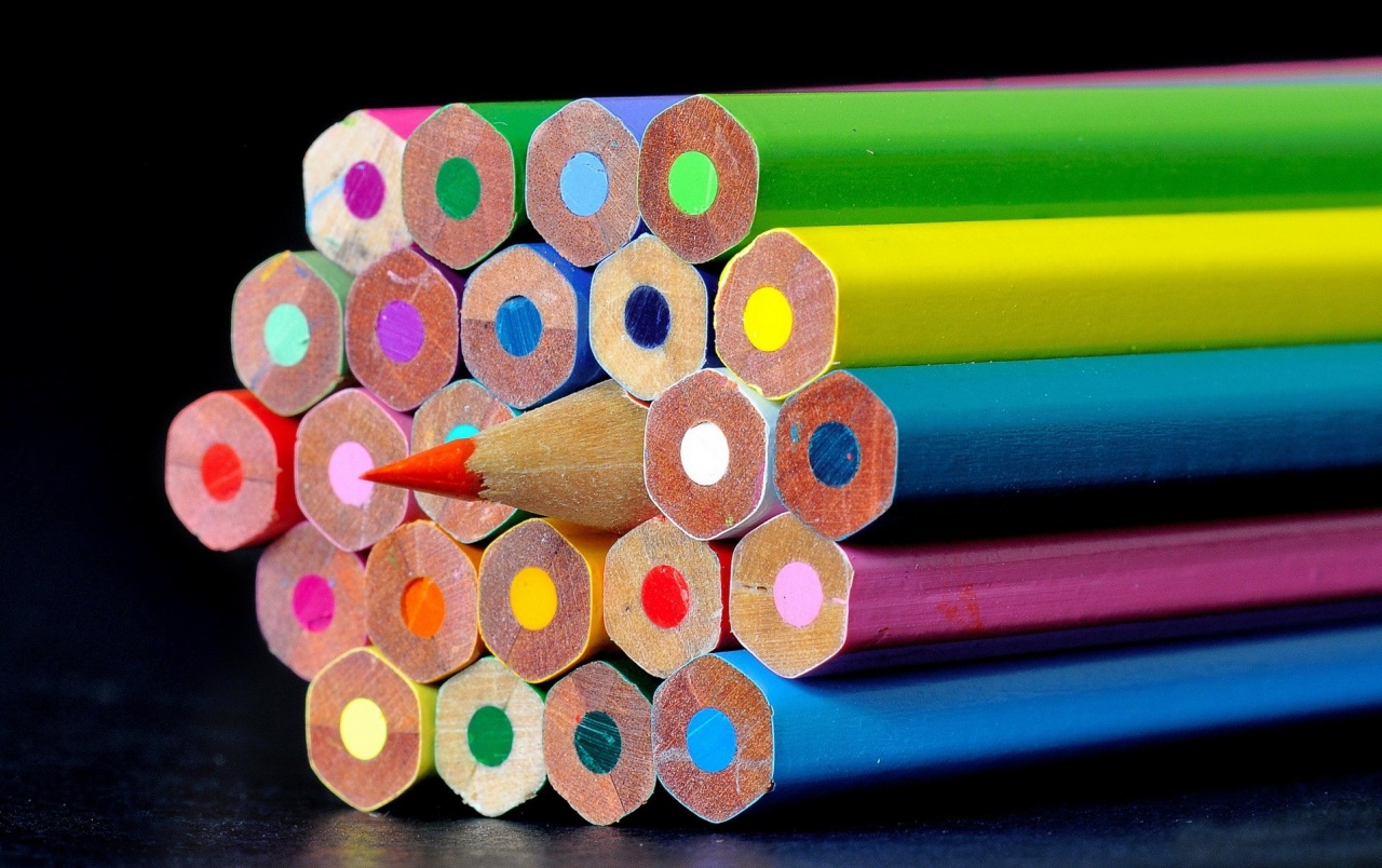 Sharp Color Pencils Wallpapers - Colored Pencils Wallpaper Hd - HD Wallpaper 
