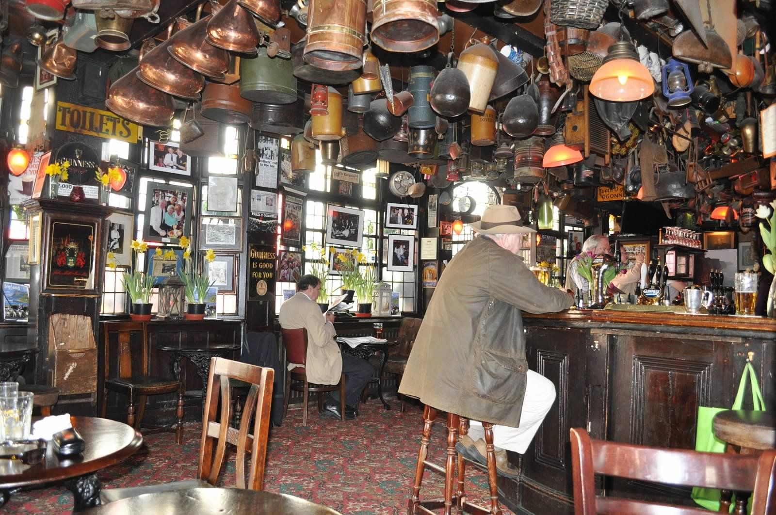 Old British Pub - HD Wallpaper 