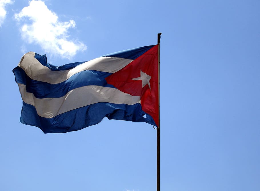 Flag, Cuba, Sky, Patriotism, Wind, Low Angle View, - Cuba Crisis De Los Misiles - HD Wallpaper 