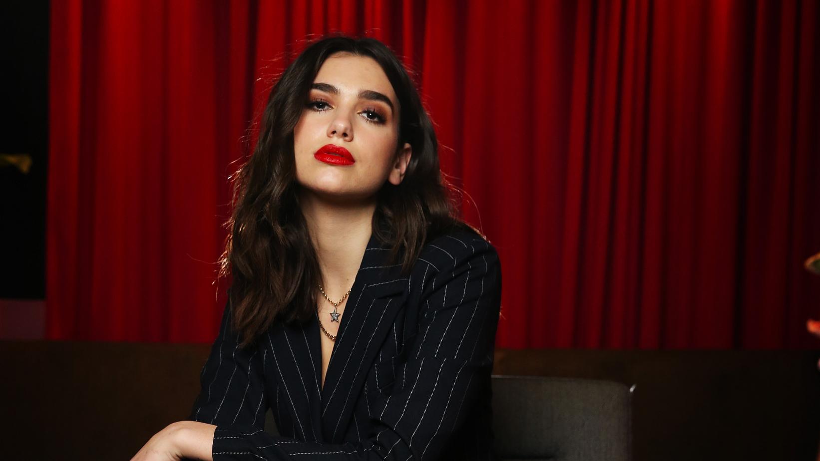 Dua Lipa Red Lips Wallpapers - Dua Lipa In 2018 - HD Wallpaper 