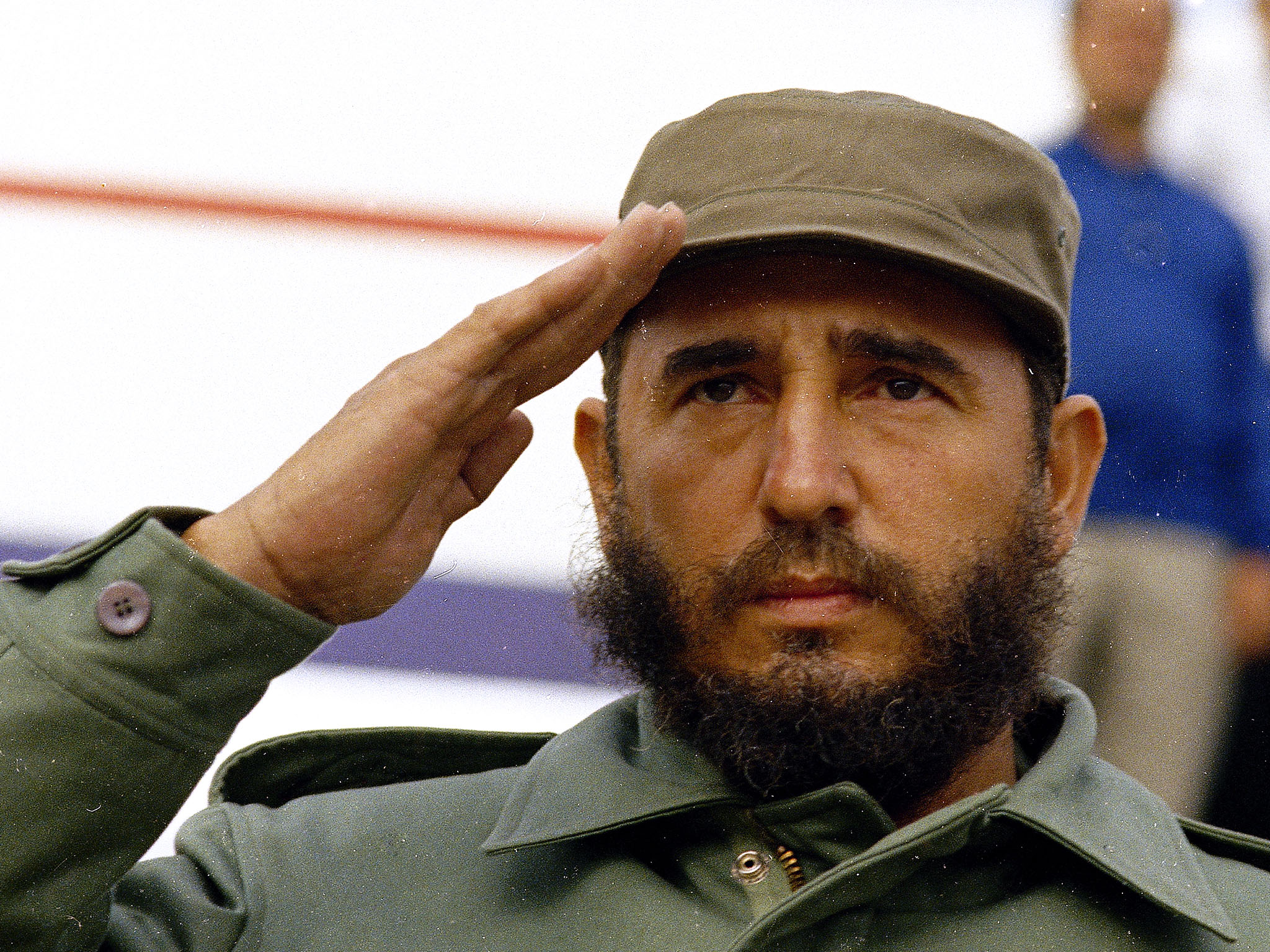 Cuban Prime Minister Fidel Castro Is Shown Saluting - Fidel Castro Birthday - HD Wallpaper 