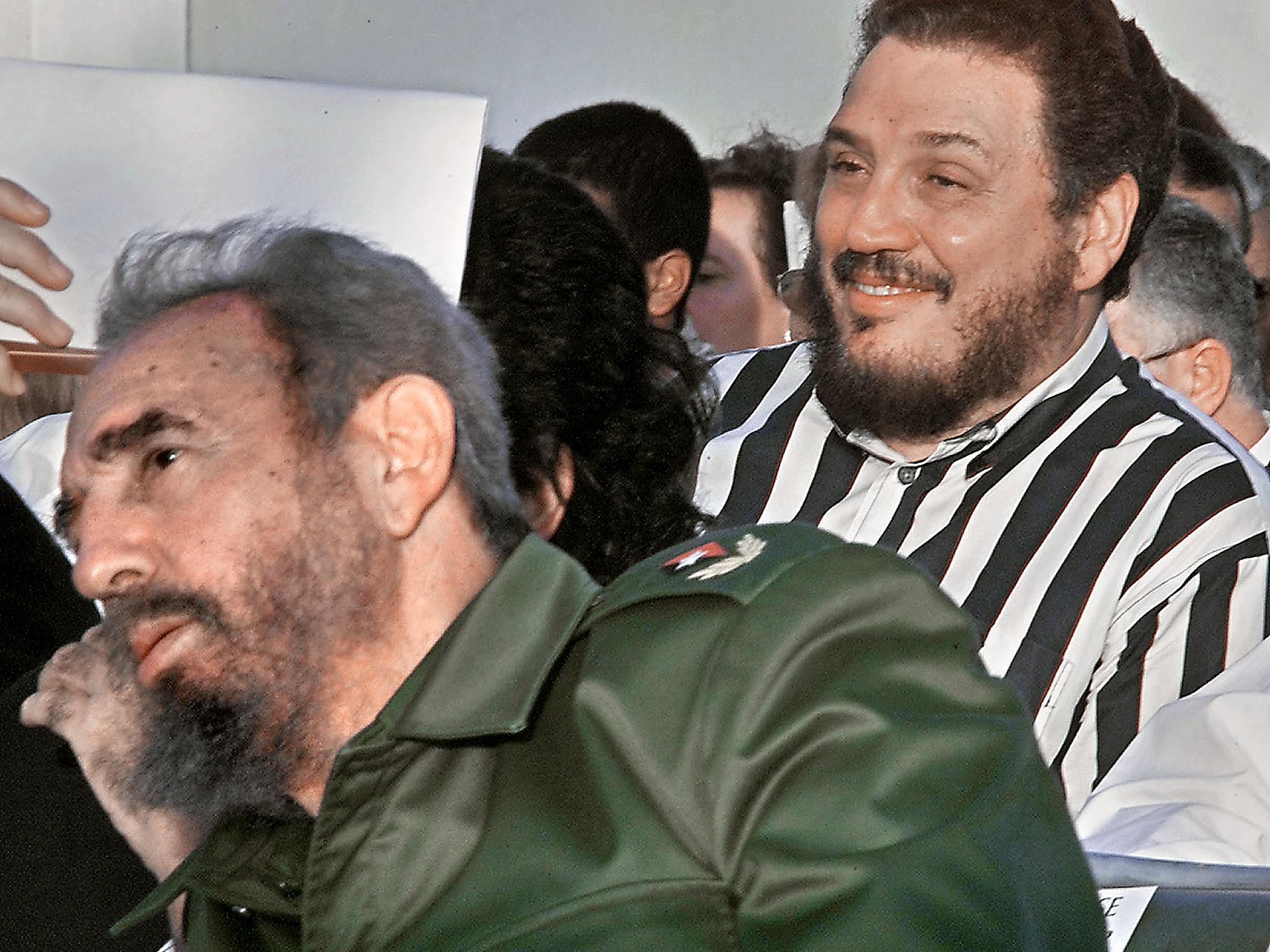 A Photo From 2002 Shows Fidel Castro Díaz-balart , - Fidel Castro Díaz Balart - HD Wallpaper 