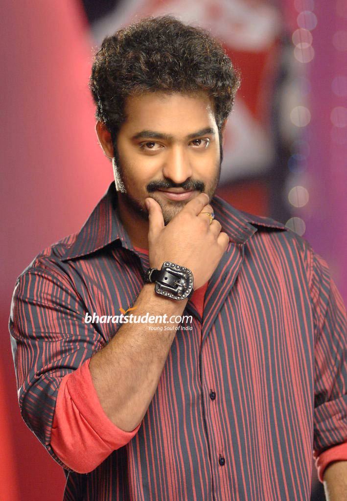 Jr - Ntr - Ram Charan Teja And Allu Arjun Relation - HD Wallpaper 
