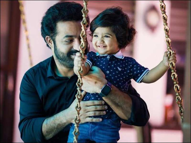 Jr Ntr Son Bhargav Ram - HD Wallpaper 