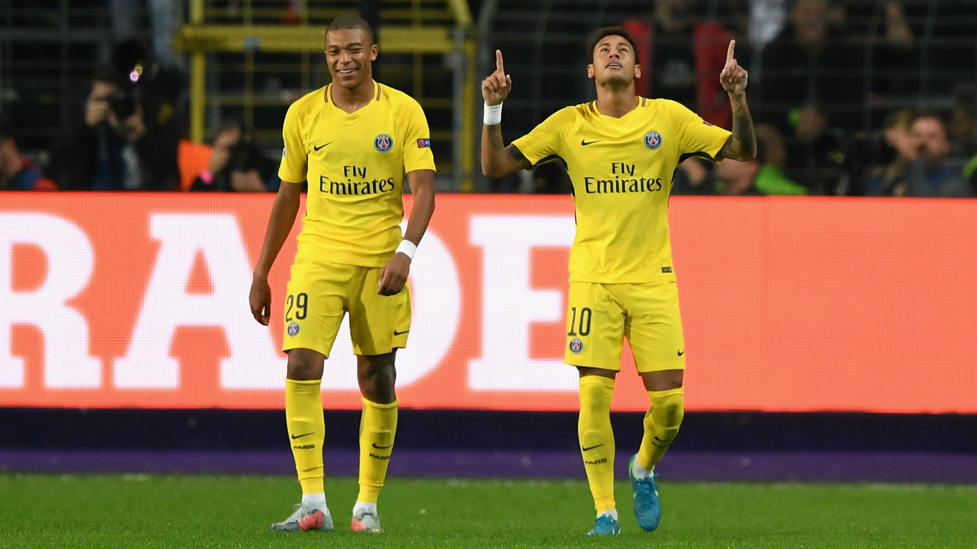 Neymar And Hazard Career Goals - HD Wallpaper 