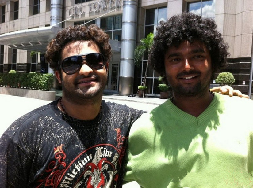 Ntr Stills, Ntr Photos, Ntr Pics, Ntr Images, Ntr Wallpapers - Oosaravelli Ntr - HD Wallpaper 