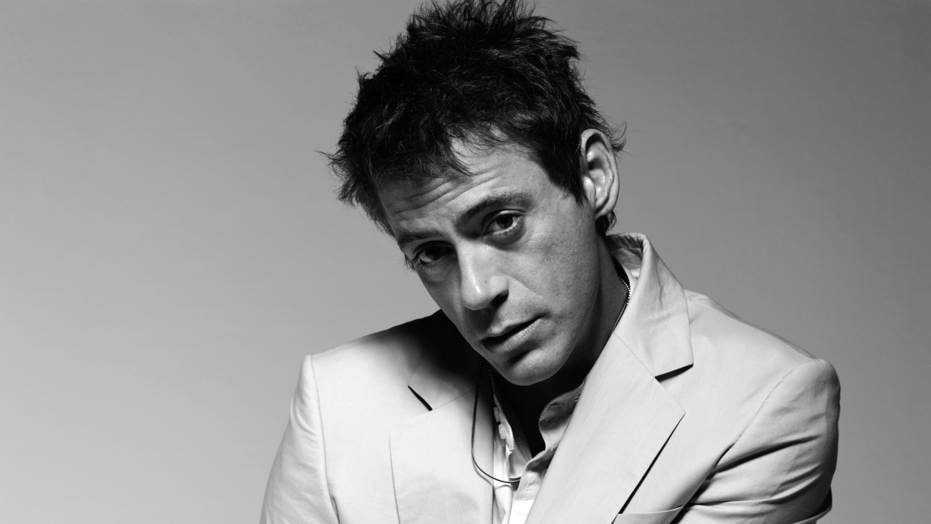 Wallpaper Robert Downey Jr Disheveled Suit - Top 10 Facebook Cover - HD Wallpaper 
