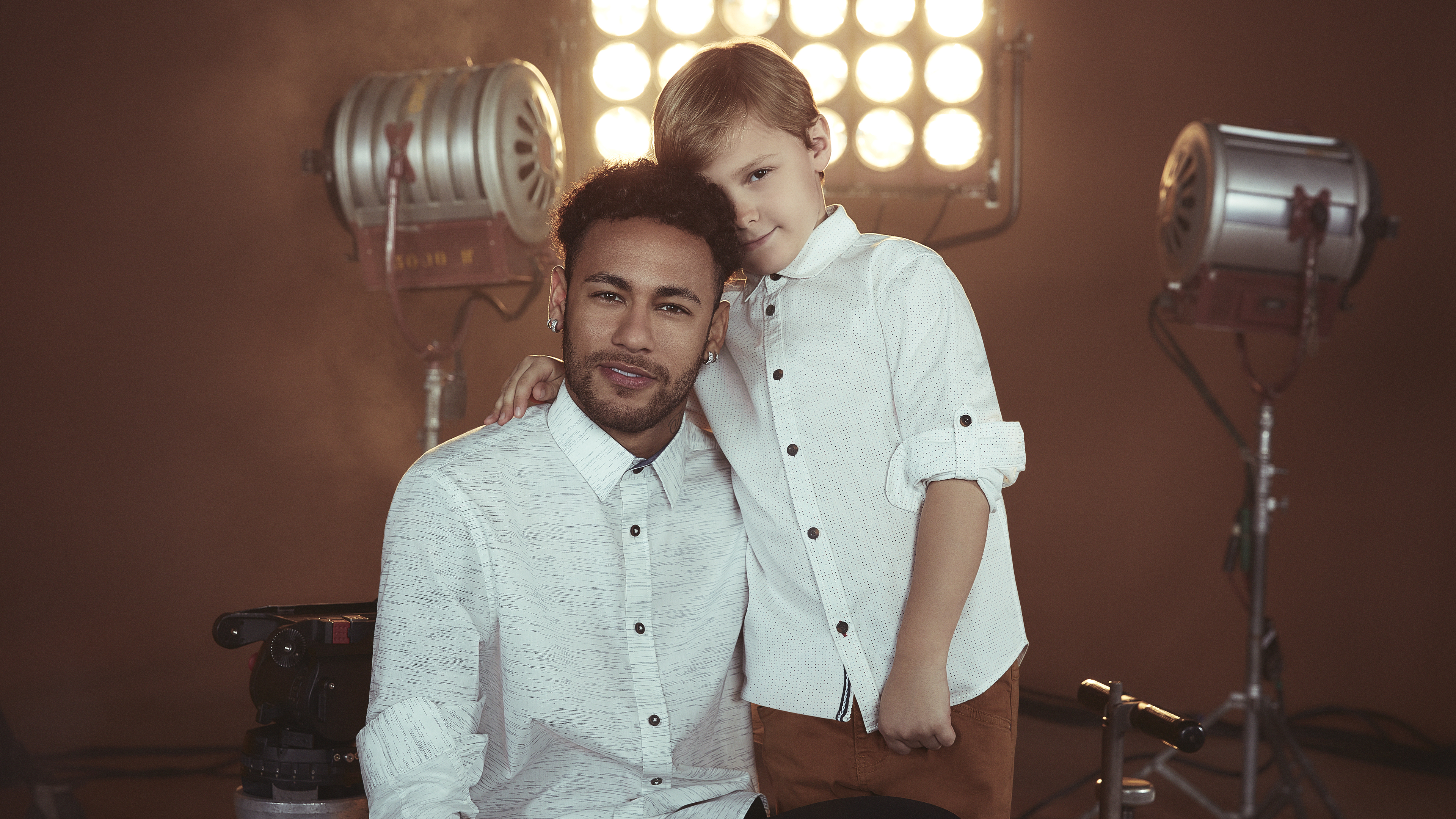 Neymar And David Lucca His Son - Neymar - HD Wallpaper 
