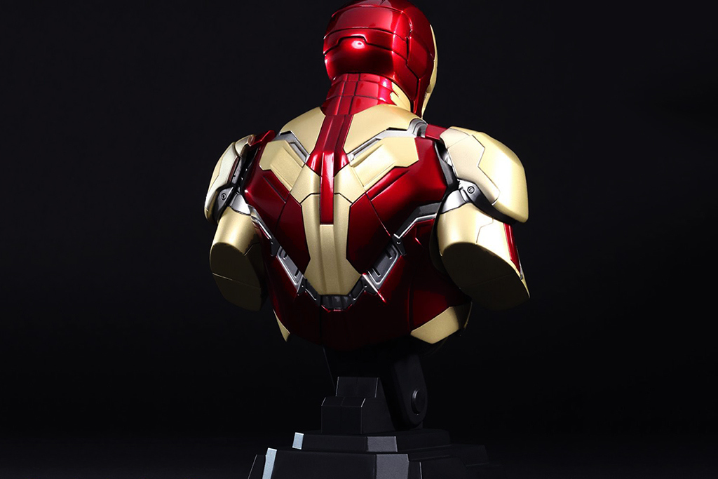 3 Iron Man 3 Wallpapers - Iron Man 3 Busto Hot Toys - HD Wallpaper 
