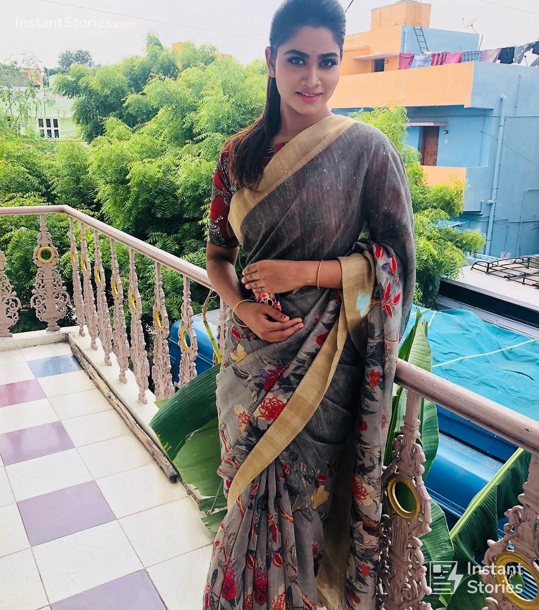 Shivani Narayanan Latest Hot Hd Photos / Wallpapers - Sari - HD Wallpaper 