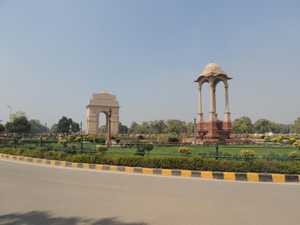 India Gate & Canopy Amidst Lawns - Triumphal Arch - HD Wallpaper 