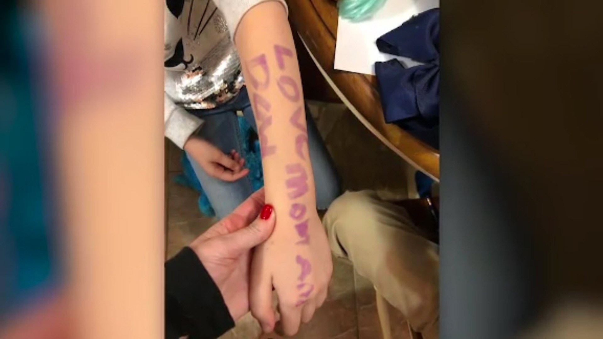 Hide In A School Lockdown - HD Wallpaper 